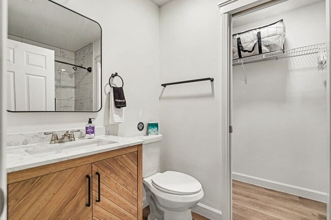 Building Photo - 2100 Thimble Creek Dr