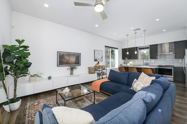 Building Photo - Fully Furnished & Move-In Ready in Midtown | Stylish & Modern Home for Rent