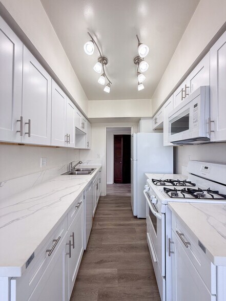 Building Photo - Wellworth Towers Apartments