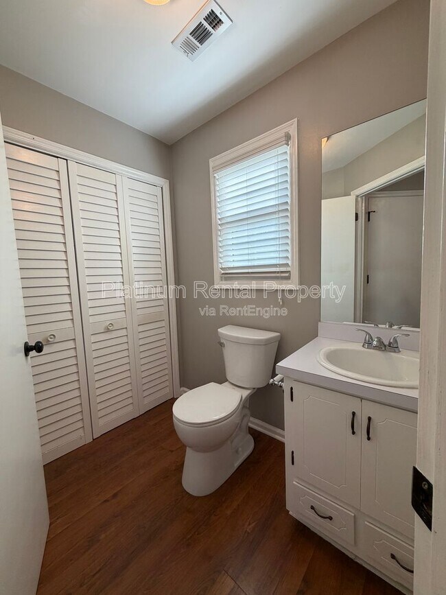 Building Photo - 240 Carter Rd