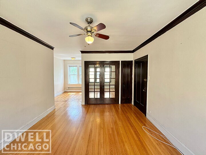 Building Photo - 3825 N Greenview Ave