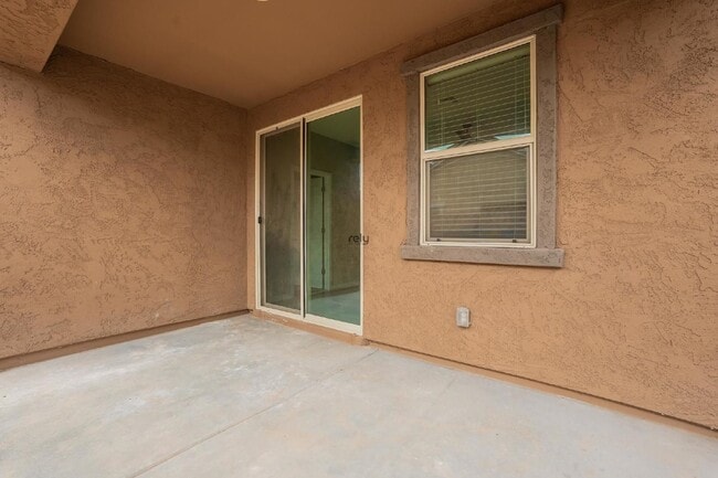 Building Photo - 14155 W Georgia Dr