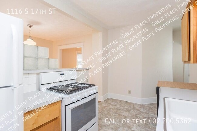 Building Photo - 1116 S 17th St