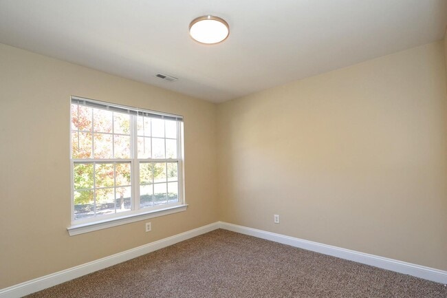 Building Photo - Welcome to this stunning 5 bedroom, 2.5 bath home nestled in the desirable location of Cornelius,...