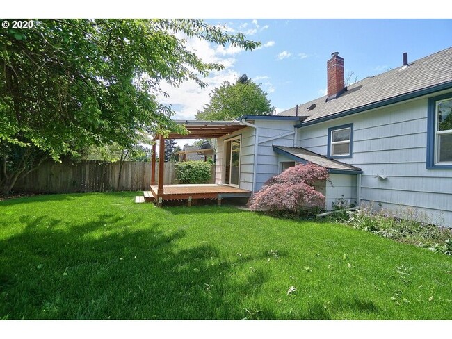 Building Photo - 4516 SE 33rd Pl