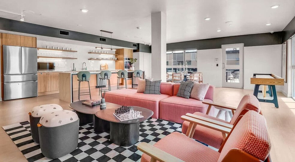 Building Photo - 360 W 200 S