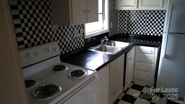 Building Photo - 416 Copeland Park