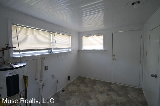Building Photo - 2 br, 2 bath House - 556 Flint Street