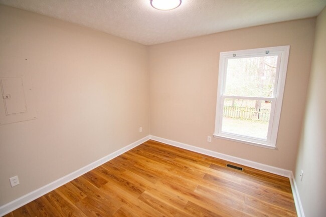 Building Photo - Coming Soon! Renovated 3 Bedroom 2 Bathroom- No Pets