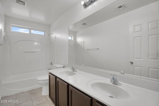 Building Photo - 31362 N Blackfoot Dr