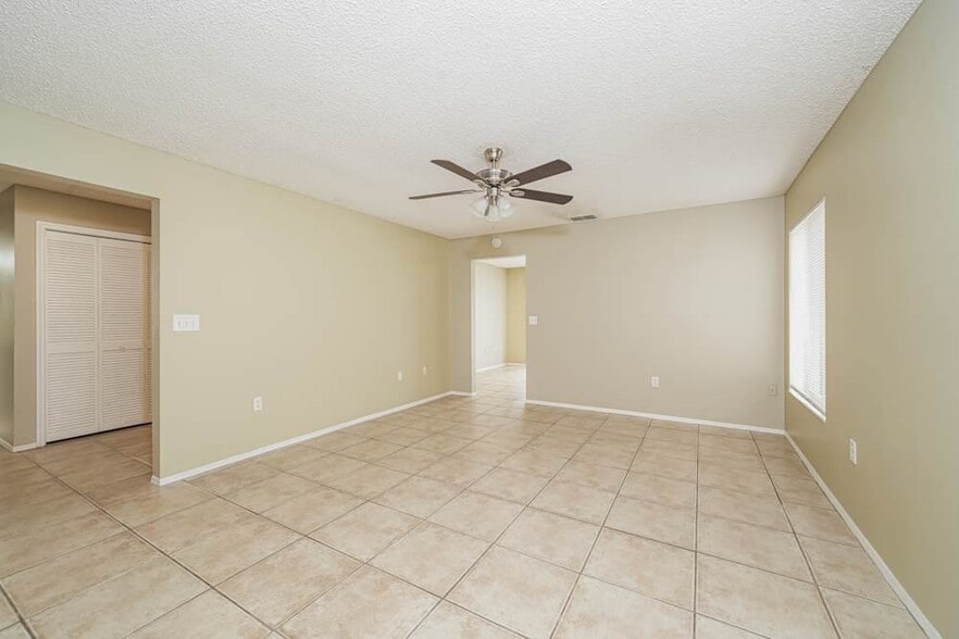 Building Photo - 1448 Marigold Dr