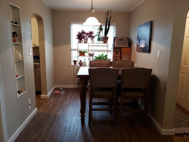 Building Photo - Newly Remodeled 1 bed/1 bath in Sugarhouse...