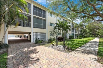Building Photo - 212 Banyan Blvd