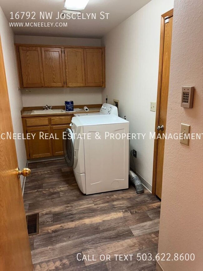 Building Photo - 16792 NW Joscelyn St