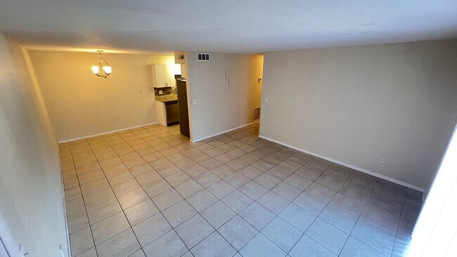 Building Photo - Cozy 2 BD/ 2 BA Apartment in Palm Bay! Washer and Dryer INCLUDED!