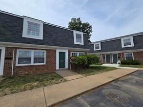 Building Photo - 2626 Wayside Dr