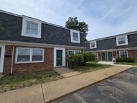 Building Photo - 2626 Wayside Dr