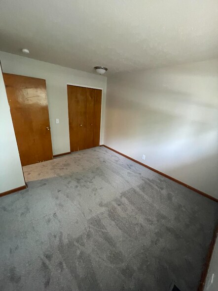 Building Photo - 331 Pershing Ave NE