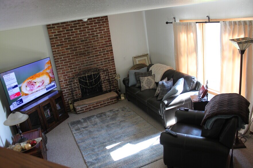 Building Photo - 7952 Daniel Ct