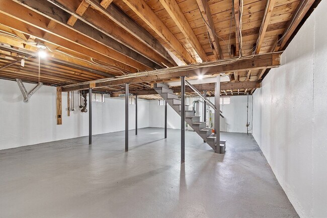 Building Photo - 4 Haskell Rd