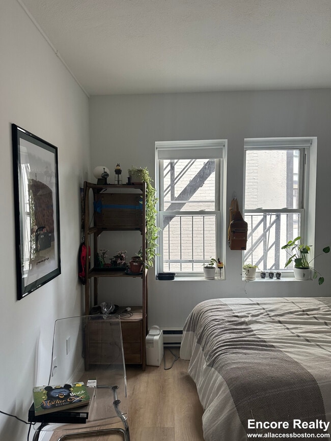 Building Photo - 111 Norway St