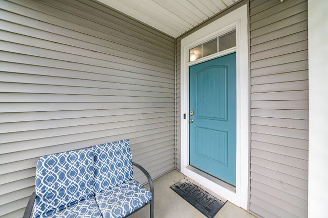 Building Photo - 6138 Longwood Dr