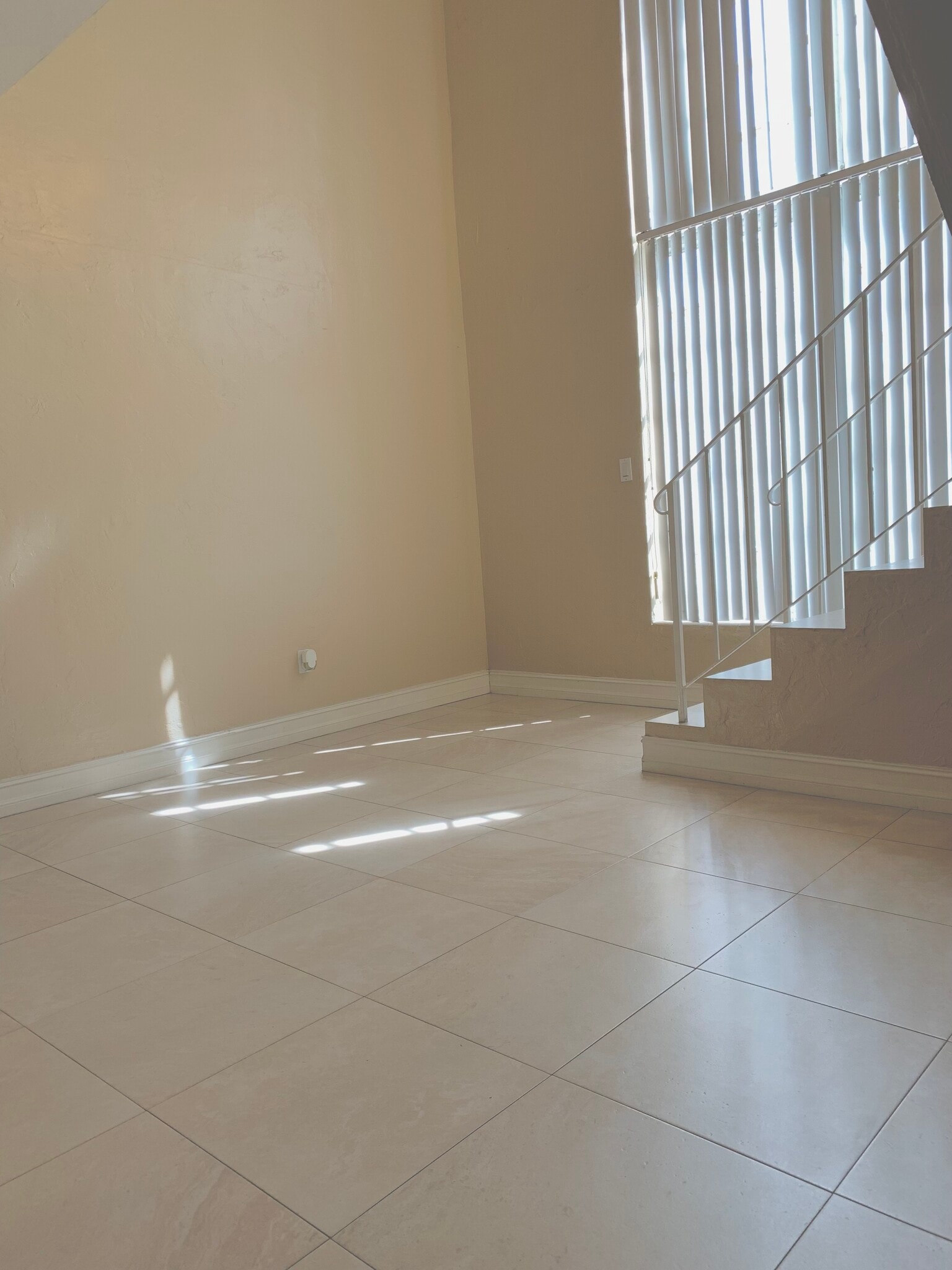 Living Dining Room Area - 10901 N Kendall Dr