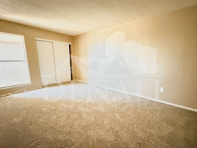 Building Photo - 2804 N 43rd Ave