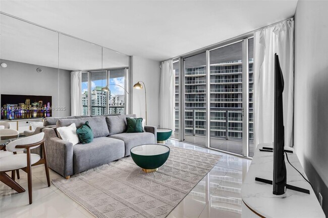 Building Photo - 495 Brickell Ave