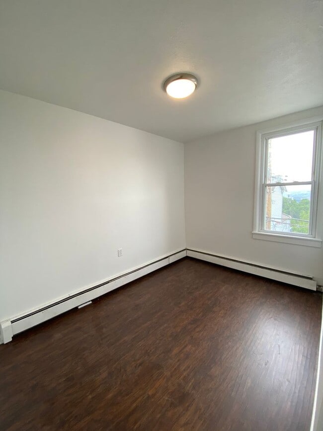 Building Photo - 978 Manton Wy