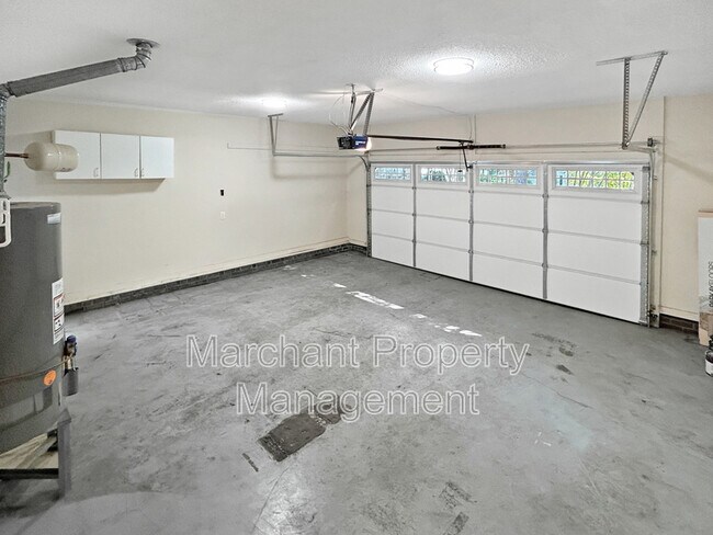 Building Photo - 7 Waxwing Ct
