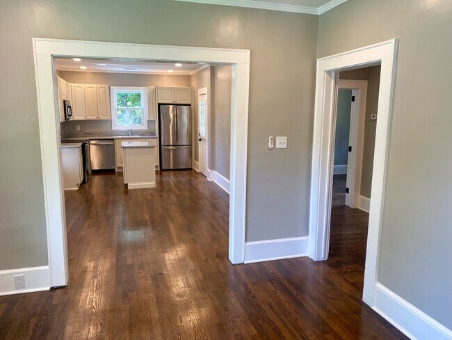 Building Photo - 115 Converse St