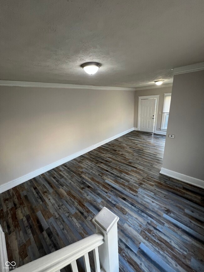 Building Photo - 3249 N Kenwood Ave