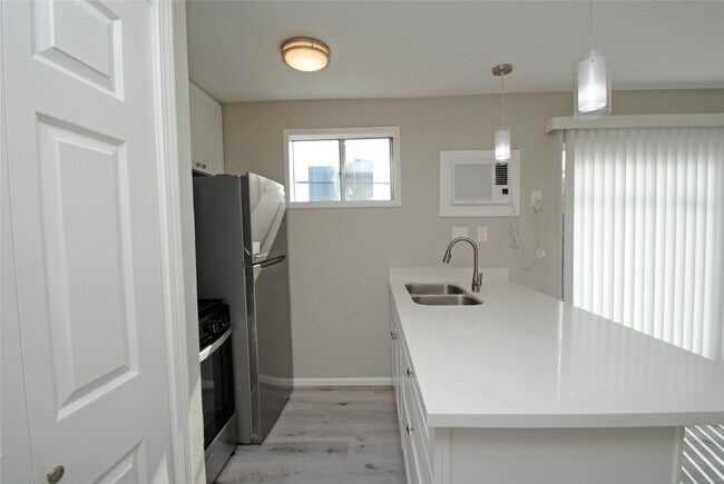 Building Photo - 2515 Yoakum Blvd