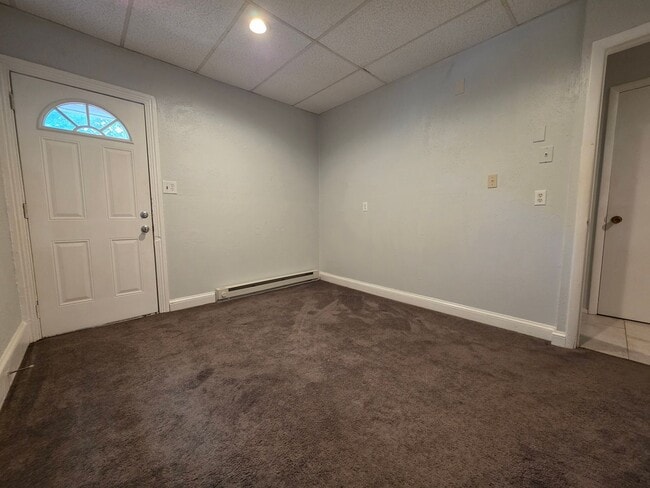 Building Photo - 1420 N Van Buren St