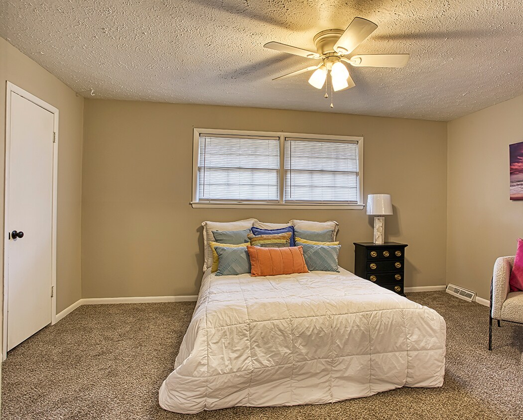 Building Photo - 1911 S Saratoga Ave