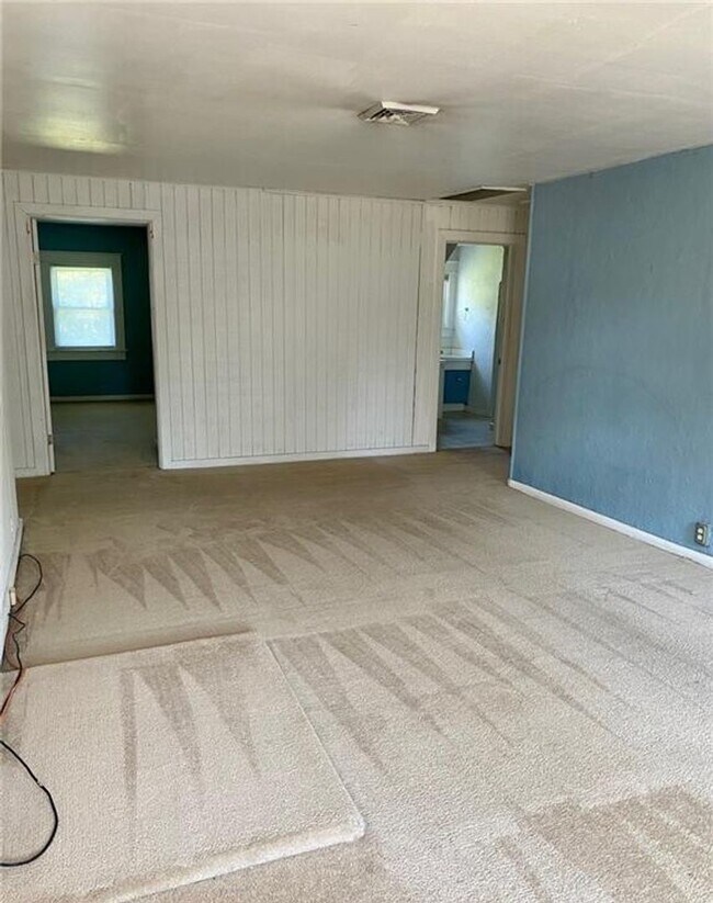 Building Photo - Spacious 2 Bedroom Apartment in Euwanee Park