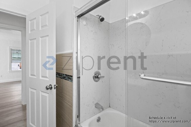 Building Photo - 2617 78th Ave