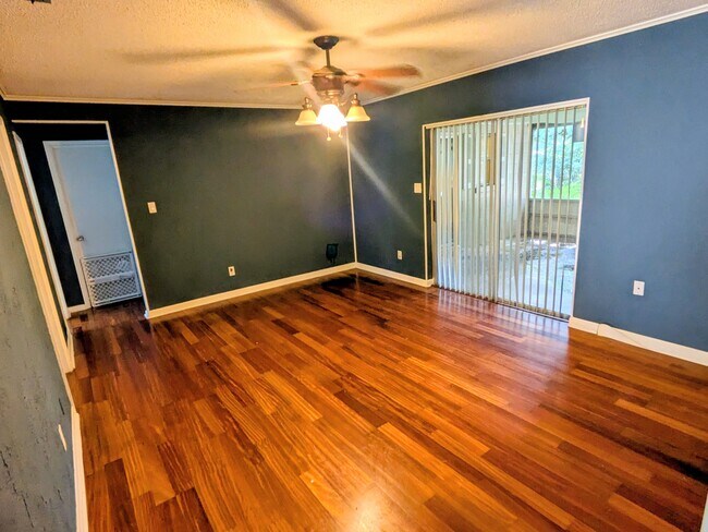 Building Photo - 4976 Oakbrooke Pl