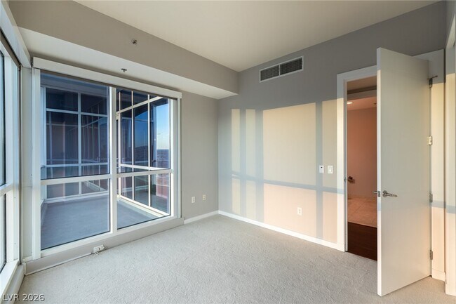 Building Photo - 4575 Dean Martin Dr