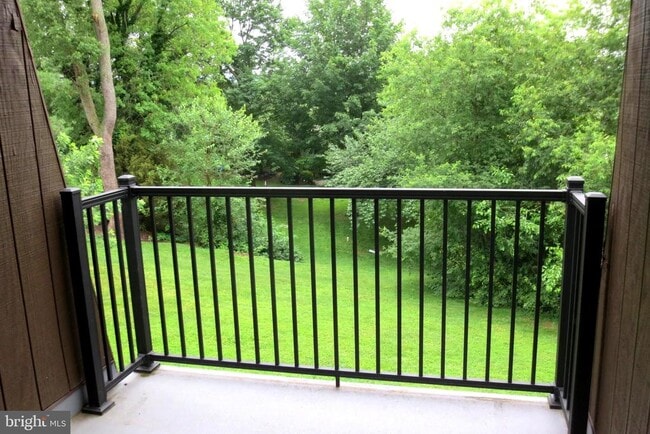 Building Photo - 424 Meadowview Ln