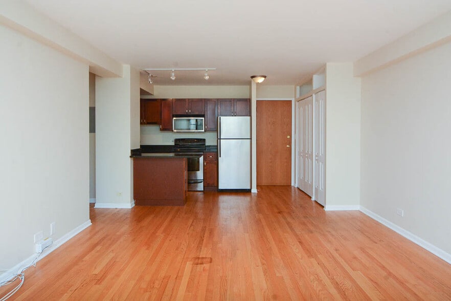 Building Photo - 4180 N Marine Dr