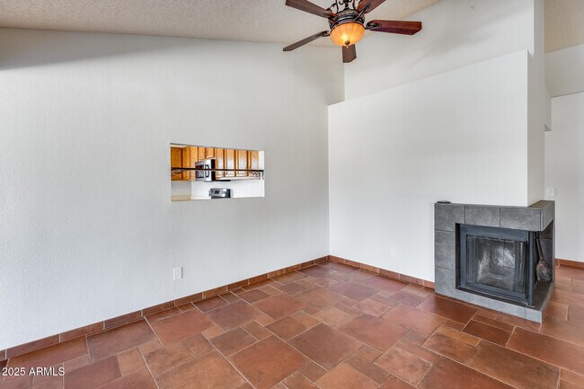 Building Photo - 12512 N 85th Ln