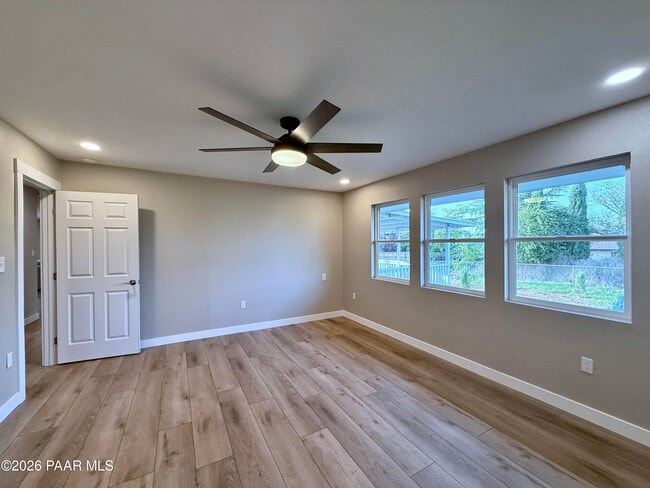Building Photo - 7216 E Grandview Dr