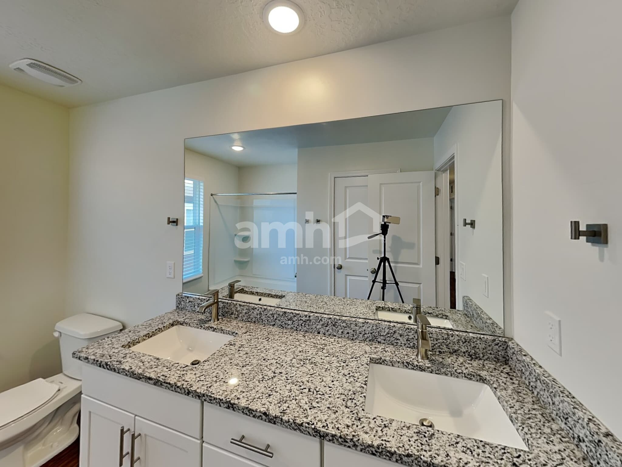 Building Photo - 6109 W Arranmore Dr