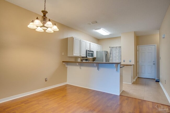Building Photo - 2741 Bay Club Dr