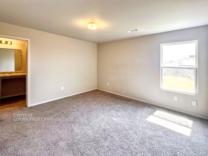 Building Photo - 1137 Santa Fe Trl