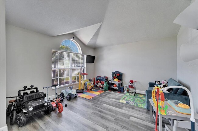 Building Photo - 18507 Country Crest Pl