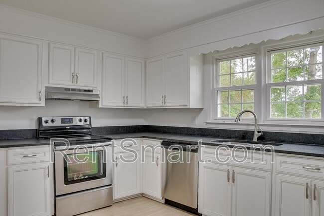 Building Photo - 143 Avondale Dr