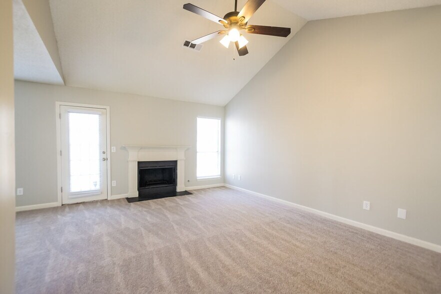 Building Photo - 2158 Denson Ln S W